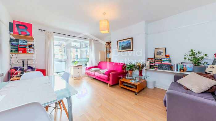 3 Bedroom Apartment To Rent In Queens Drive, Finsbury Park, London, N4