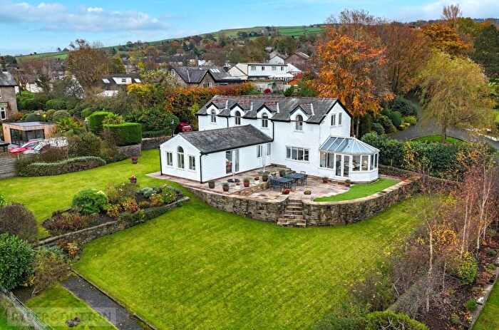 5 Bedroom Detached House For Sale In Long Lane, Charlesworth, Glossop, SK13