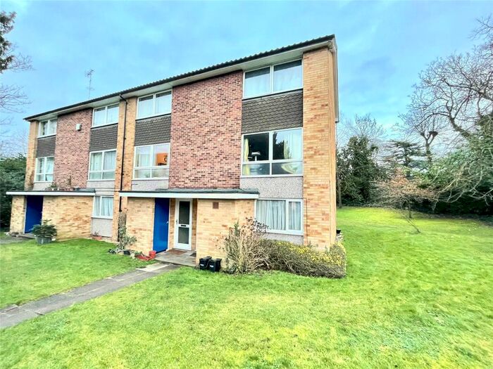 2 Bedroom Maisonette To Rent In Lima Court, Bath Road, Reading, Berkshire, RG1