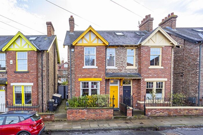 3 Bedroom Semi-Detached House For Sale In South Bank Avenue, York, YO23