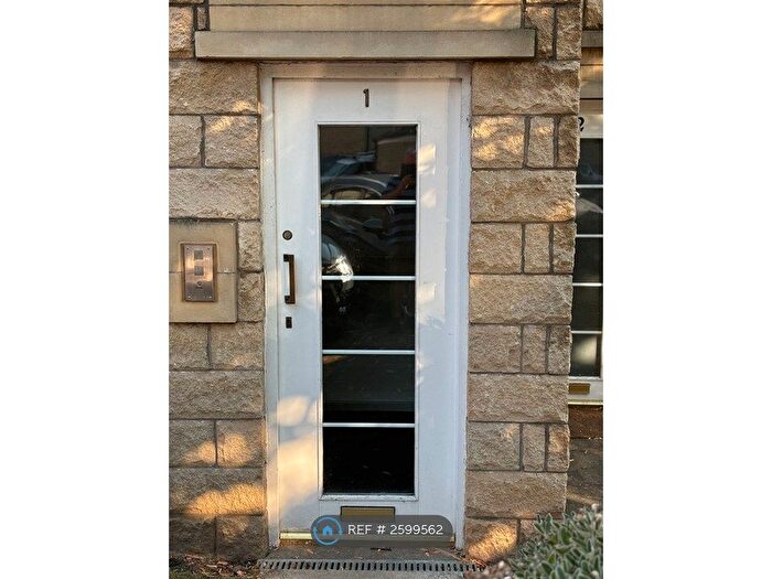 2 Bedroom Flat To Rent In Bonnington Gait, Edinburgh, EH6