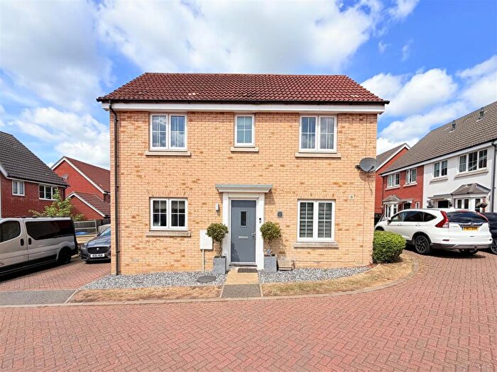 3 Bedroom Detached House For Sale In Cygnet Road, Stowmarket, IP14