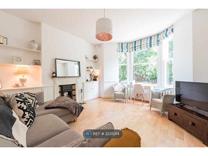 2 Bedroom Flat To Rent In Josephine Avenue, London, SW2