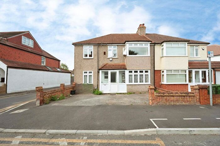 4 Bedroom Semi-Detached House For Sale In Longfellow Road, Worcester Park, KT4