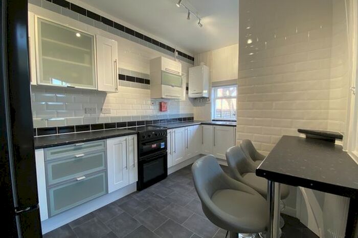 6 Bedroom Property To Rent In Edington Avenue, Heath, Cardiff, CF14