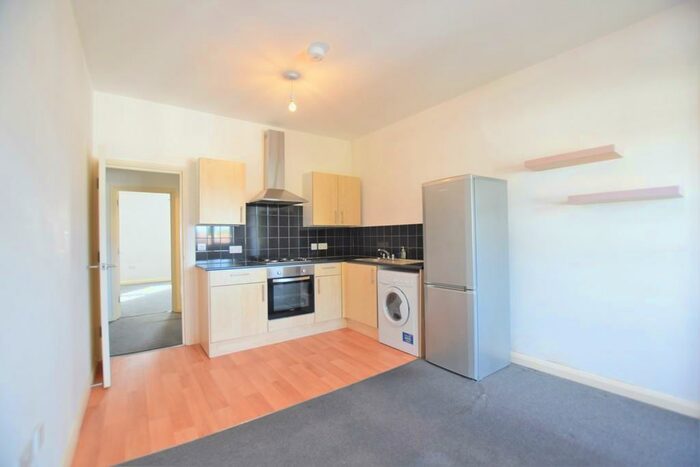 1 Bedroom Flat To Rent In High Street, Barkingside, IG6