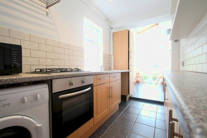 3 Bedroom Terraced House To Rent In Hartopp Road, Leicester, LE2