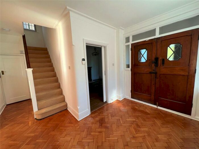 4 Bedroom Detached House To Rent In Powys Lane, London, N13