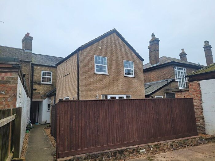 2 Bedroom Semi-detached House To Rent In High Street, Chatteris, PE16