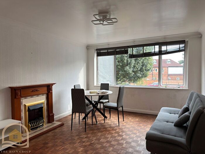 1 Bedroom Flat To Rent In Thackeray Court, London, London, London, W5