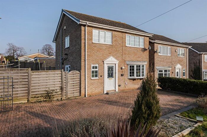 4 Bedroom Detached House For Sale In Waterlow Drive, Winterton, DN15