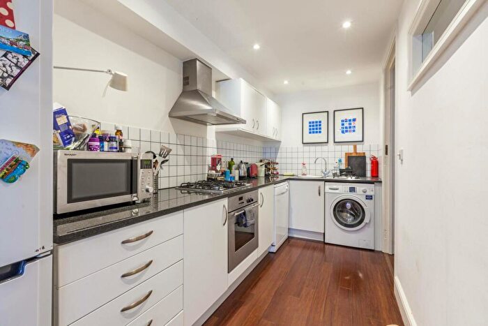 2 Bedroom Flat To Rent In Basing Place, , Shoreditch, London, E2