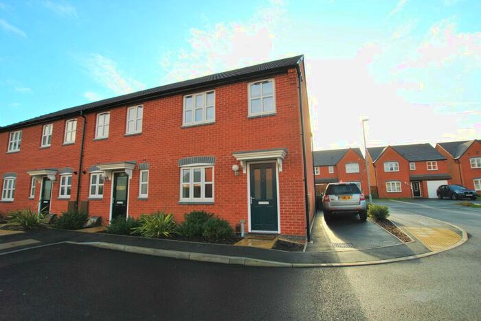 3 Bedroom Semi-Detached House To Rent In Autumn Close, West Bridgford, Nottingham, Nottinghamshire, NG2