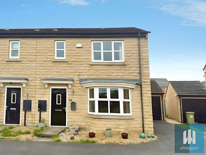 3 Bedroom Semi-Detached House To Rent In Bank Mews, Mirfield, WF14