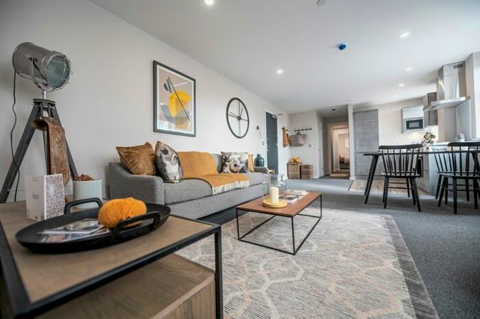 2 Bedroom Flat To Rent In The Locks, Wolverhampton, WV1