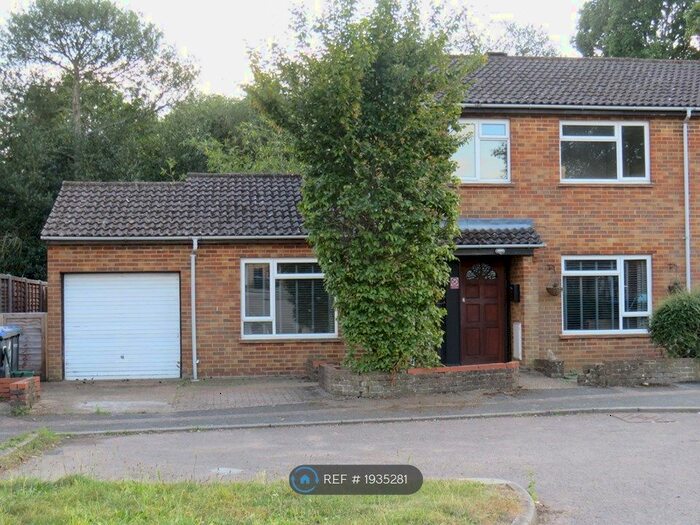 5 Bedroom Semi-Detached House To Rent In Corby Drive, Englefield Green, Egham, TW20
