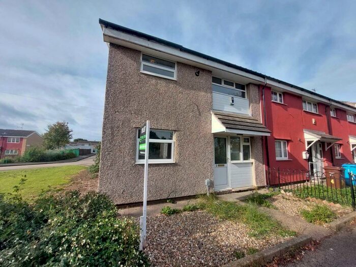 3 Bedroom End Of Terrace House To Rent In Enstone Garth, Hull, HU7