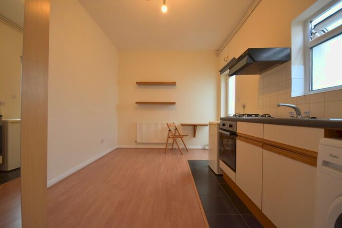 Studio To Rent In Woodfield Avenue, Streatham, SW16