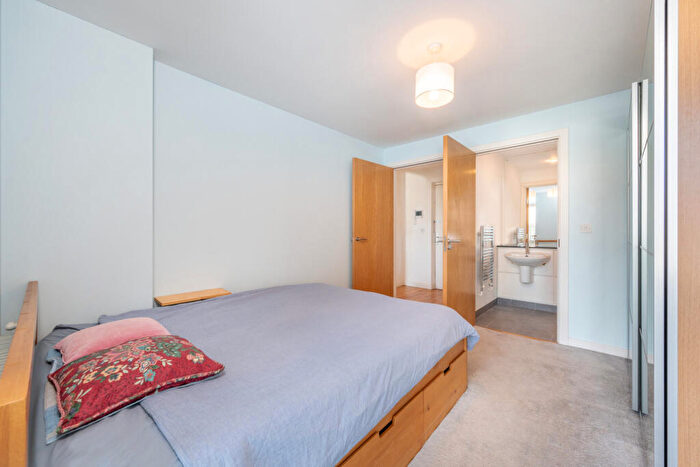 2 Bedroom Flat For Sale In Eyot House, Sun Passage, SE16