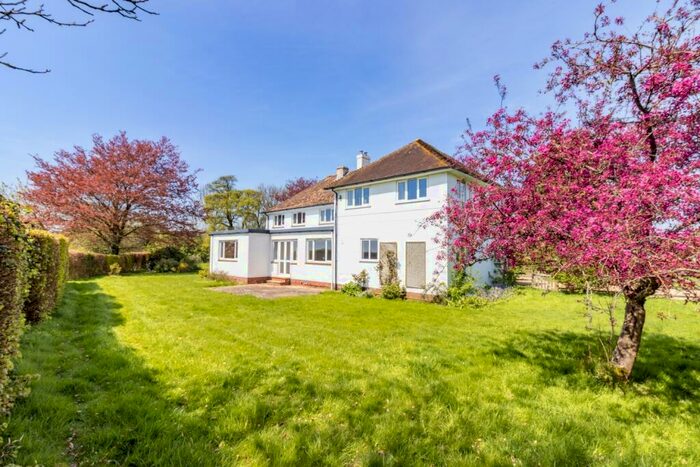 5 Bedroom Farm House To Rent In Hattingley, Medstead, GU34