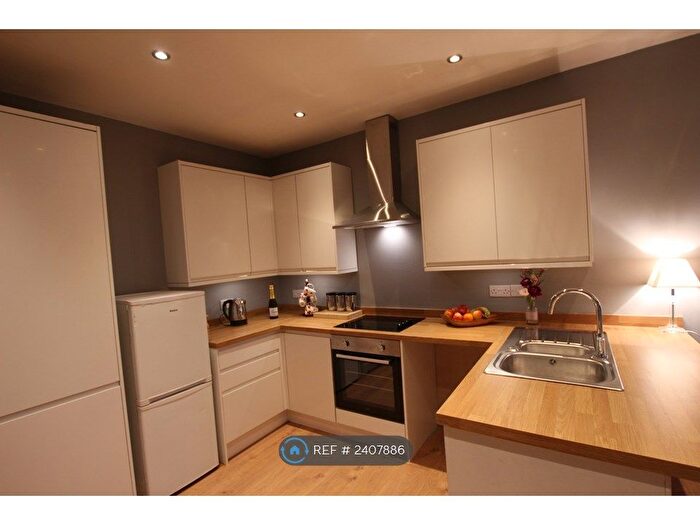 3 Bedroom Terraced House To Rent In Shiregreen Lane, Sheffield, S5