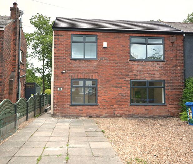3 Bedroom Semi-Detached House To Rent In Philips Park Road East, Whitefield, M45