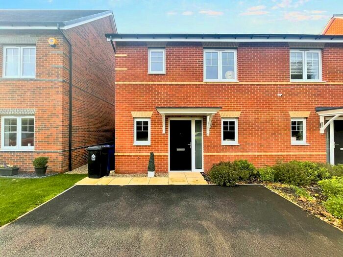 3 Bedroom Semi-Detached House To Rent In New Hills Road, Wheatley Hills, Doncaster, DN2