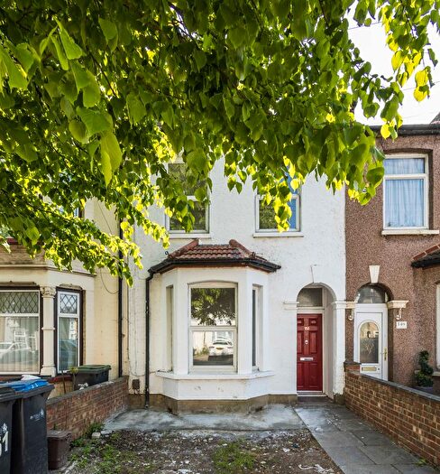 4 Bedroom Semi-Detached House To Rent In Oakington Avenue, Wembley, HA9