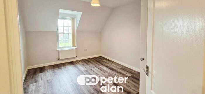 2 Bedroom Flat To Rent In Food Coed Darcy, SA10