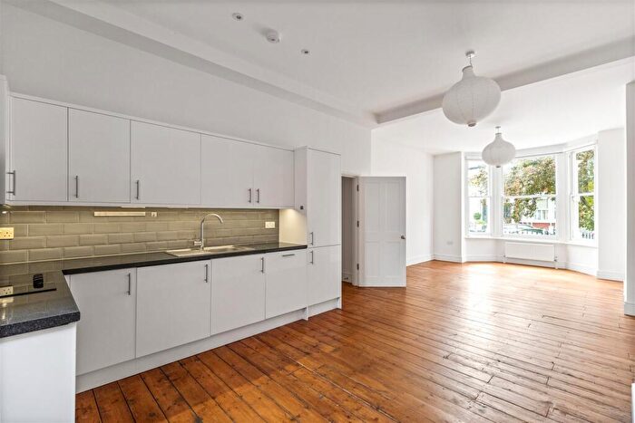 2 Bedroom Flat To Rent In Hillfield Road, West Hampstead, NW6