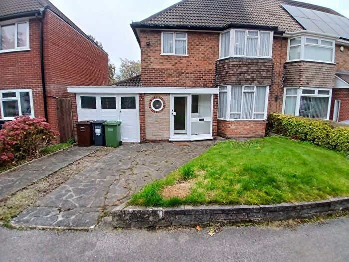 3 Bedroom Semi-Detached House To Rent In Chestnut Drive, Birmingham, B36