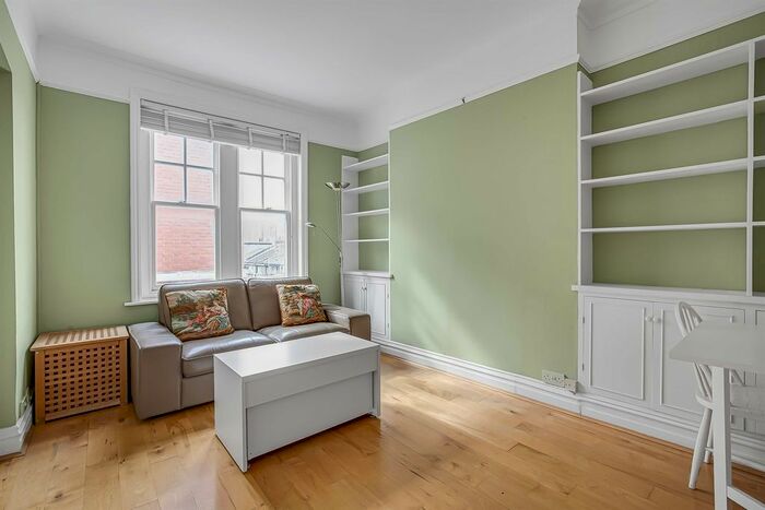 2 Bedroom Flat To Rent In Park Walk, London, SW10