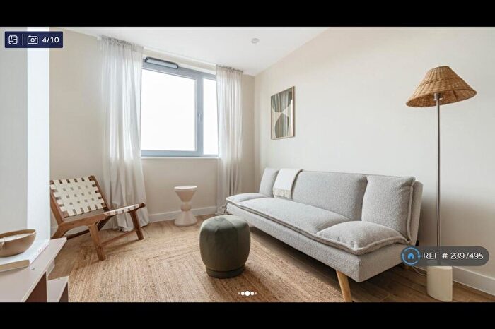 1 Bedroom Flat To Rent In Palmer House, Hove, BN3