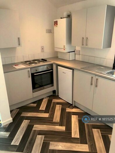 2 Bedroom Flat To Rent In Skellow Road, Carcroft, Doncaster, DN6