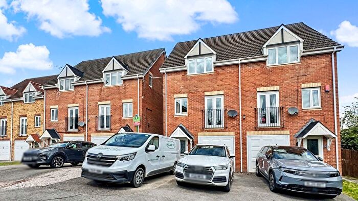3 Bedroom Semi-detached House For Sale In Richmond Drive, North Hykeham, Lincoln, LN6