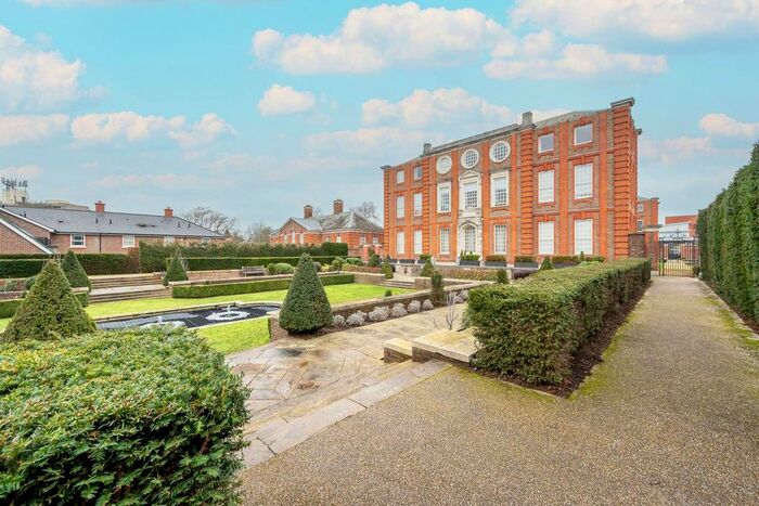 2 Bedroom Flat To Rent In Queen Mary's Place, Roehampton, London, SW15