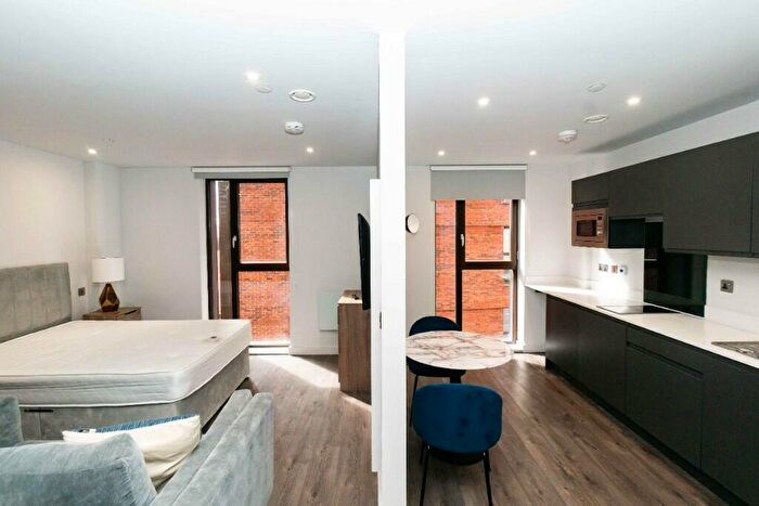 Studio To Rent In Parliament Square, L1