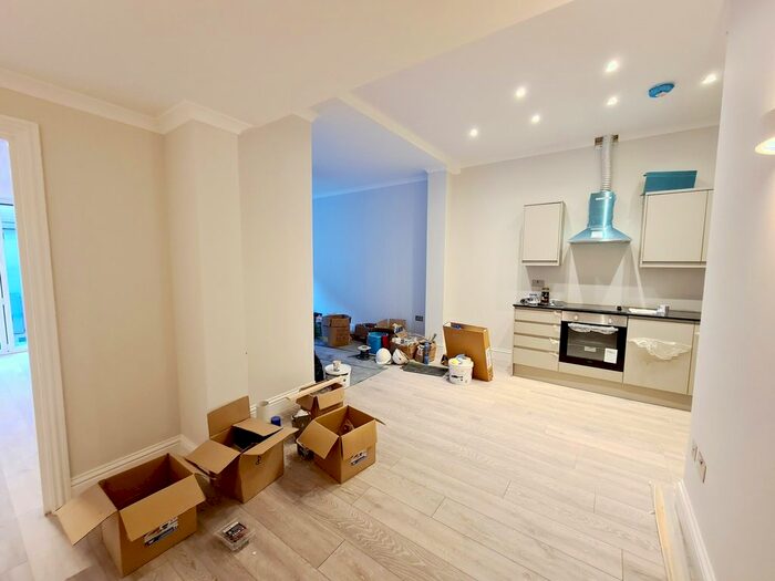 1 Bedroom Flat To Rent In Archway Road, Highgate, N6