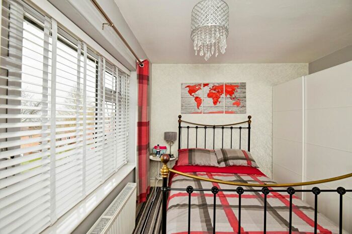 2 Bedroom Semi-Detached House For Sale In Leeward Road, Rochester, Kent, ME1