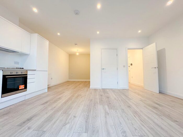 Studio To Rent In The Parade, Watford, WD17