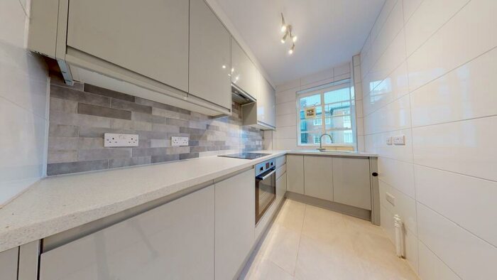 Studio To Rent In Grand Avenue, Hove, BN3