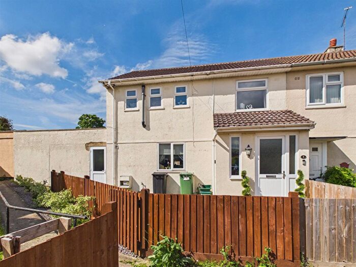 3 Bedroom Semi Detached House For Sale In Capel Road, Matson, Gloucester, GL4