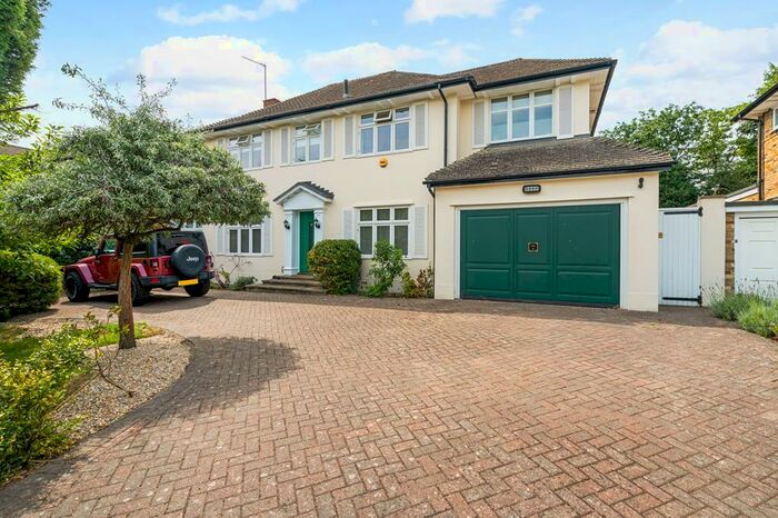 4 Bedroom Detached House To Rent In The Ridings, Cobham, KT11