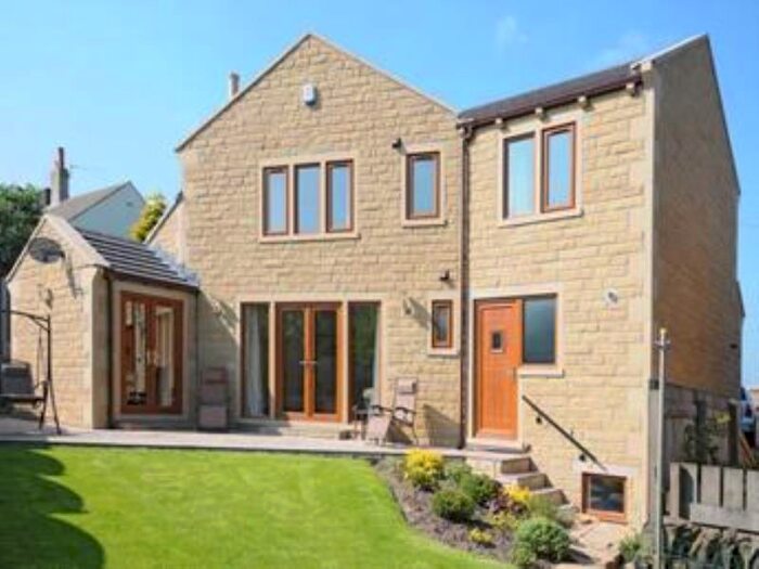 5 Bedroom Detached House To Rent In Yew Tree House, A Yew Tree Road, Shepley, Huddersfield, HD8