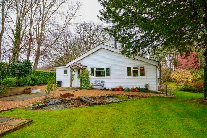 2 Bedroom Detached Bungalow For Sale In Kent Street, Sedlescombe, , TN33