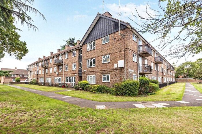 1 Bedroom Flat To Rent In Normanhurst, Ashford, Spelthorne, TW15