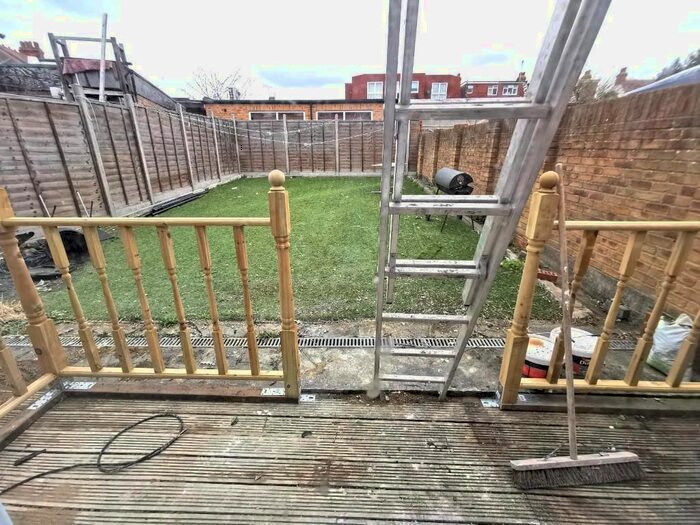 2 Bedroom Flat To Rent In Eastern Avenue, Ilford, Bow, Essex, United Kingdom, IG2