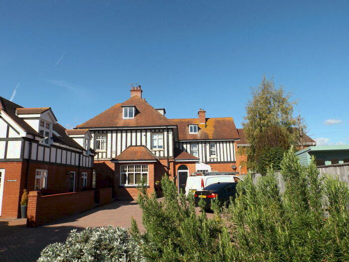 1 Bedroom Apartment To Rent In Cranford Avenue, Exmouth, EX8