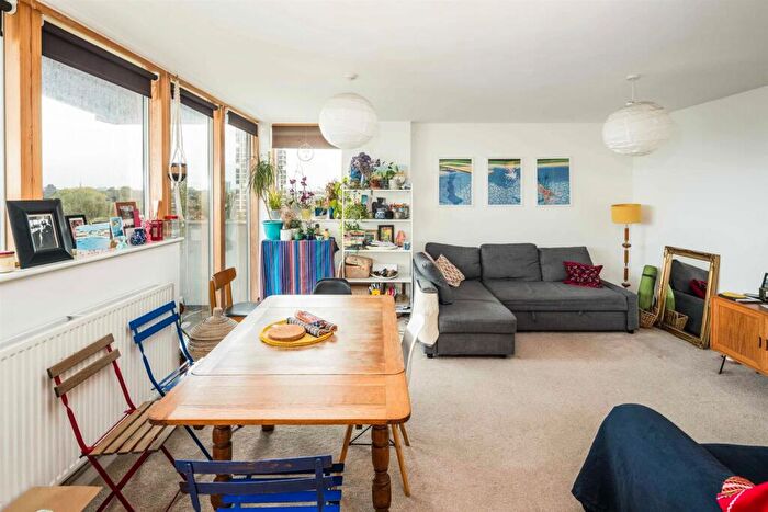 2 Bedroom Flat For Sale In Wyndham Road, Camberwell, London, SE5