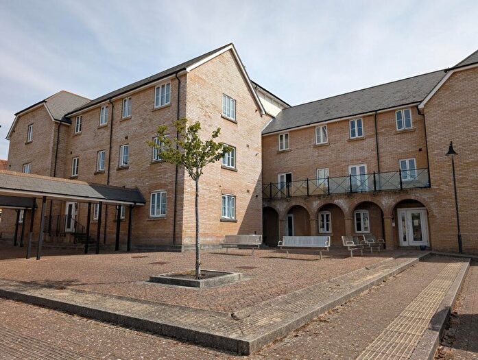 2 Bedroom Apartment For Sale In Denby Road, Swindon, Wiltshire, SN25